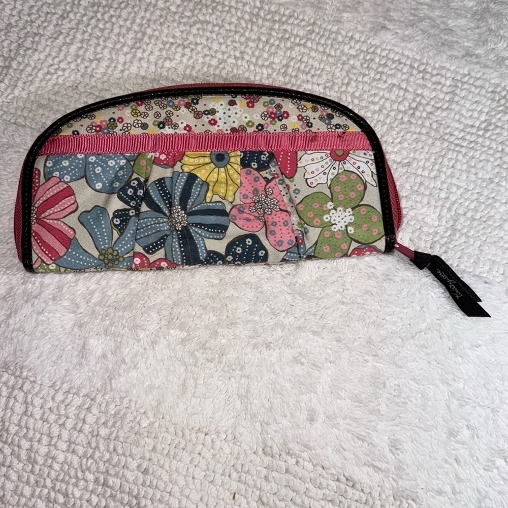 Sale NWOT thirty-one 31 women’s multi color zip around wallet